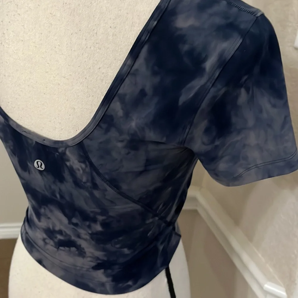 Lululemon align tee crop blue & gray tie dye top Size 4